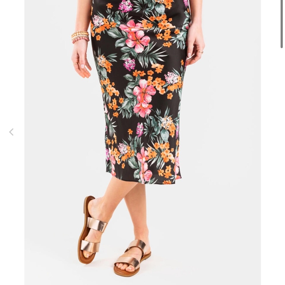 NWT Francesca’s Mi Ami Tropical Floral Midi Skirt